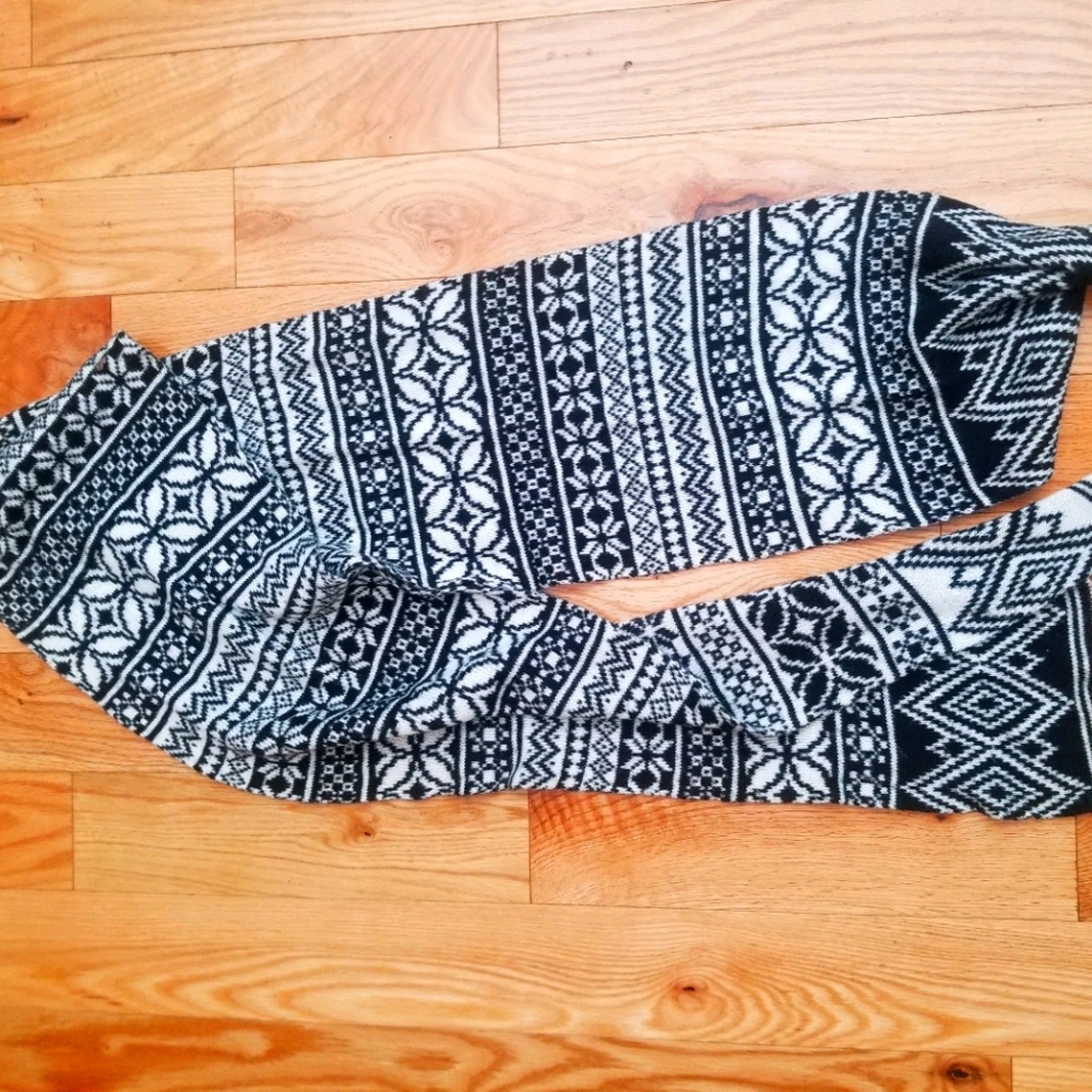 FRAAS SCARF IN EXCELLENT CONDITION